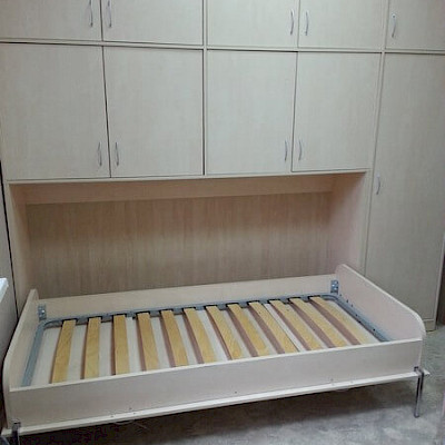 Шкаф со встроенной кроватью